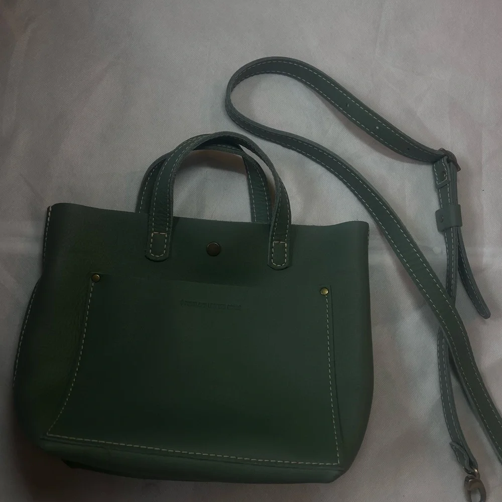Portland Leather Green Tote Bag with Minimalist Design - Picture 2 of 11